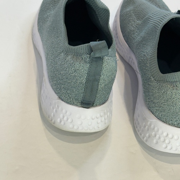 Avia Gray Athletic Shoes - Picture 16 of 16